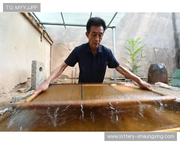 探寻千年技艺亲身体验古法造纸的魅力与工艺之旅